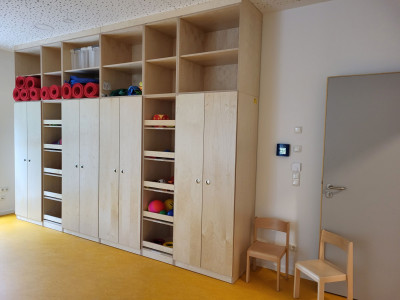 Schränke als Ordnungssystem im Übungsraum