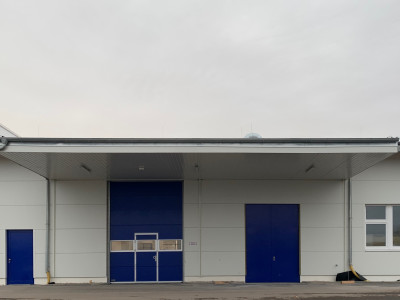 Der Eingangsbereich zur Produktionshalle