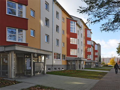 Die Häuserzeile wurde farblich abgestuft, sehr freundlicher Anblick