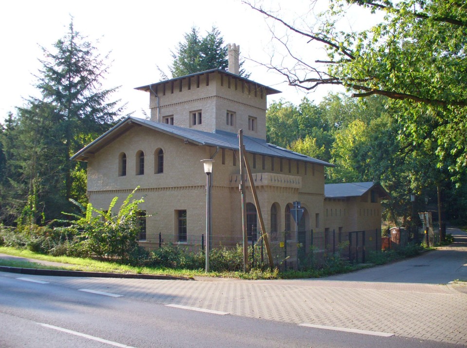 Potsdam - Forsthaus am Südtor des Wildparks Das Objekt nach denkmalgerechter Sanierung