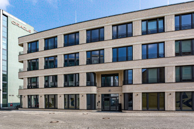 Seitenansicht mit Seiteneingangsbereich